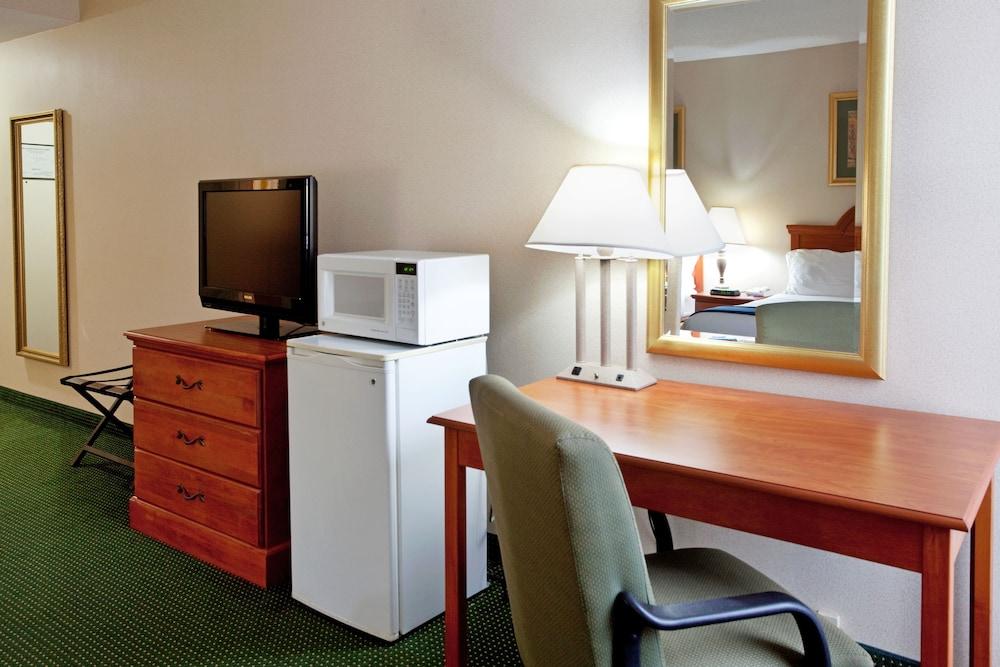 Holiday Inn Express Anderson I-85 - Exit 27- Highway 81 By Ihg Bagian luar foto